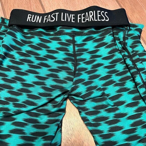 Nike Dryfit Running Capri Leggings - Run Fast Live Fearless XS - Picture 3 of 6